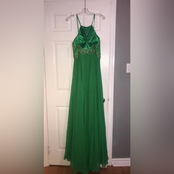 Size 10 Green floor length sequin beaded chiffon Prom Dress (Never worn) - Picture 1 of 2